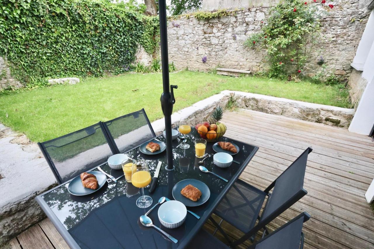 L'Atelier Et Sa Terrasse Apartment Pontivy Exterior photo